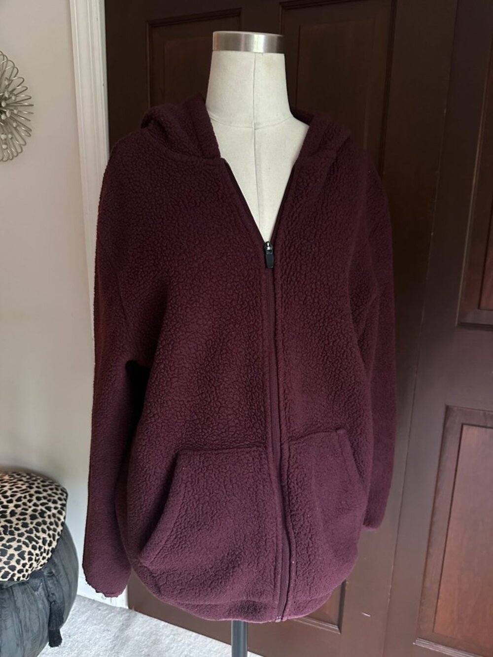 i-d ideology burgundy teddy fleece zip up hooded jacket with pockets M